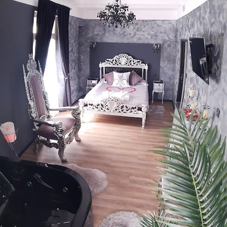 Nuit Romantique - Jacuzzi - Beziers - Romance Royale Exteriör bild