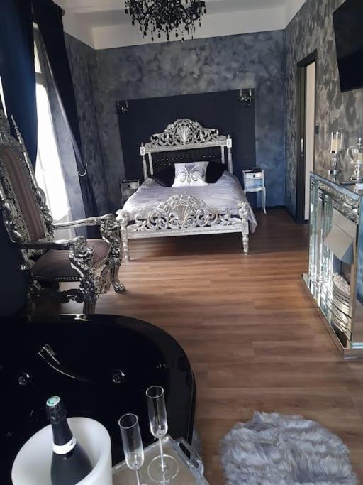 Nuit Romantique - Jacuzzi - Beziers - Romance Royale Exteriör bild