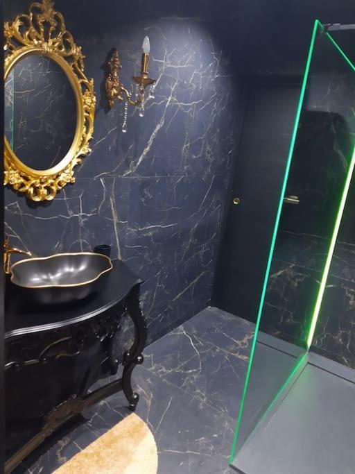 Nuit Romantique - Jacuzzi - Beziers - Romance Royale Exteriör bild