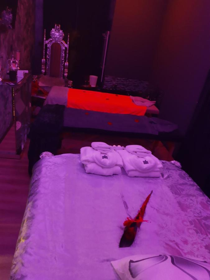 Nuit Romantique - Jacuzzi - Beziers - Romance Royale Exteriör bild