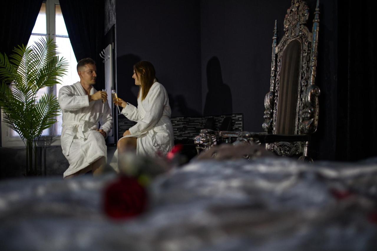 Nuit Romantique - Jacuzzi - Beziers - Romance Royale Exteriör bild