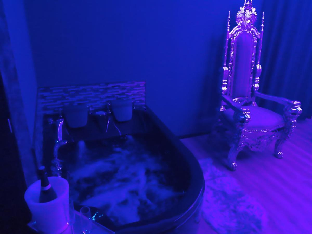 Nuit Romantique - Jacuzzi - Beziers - Romance Royale Exteriör bild