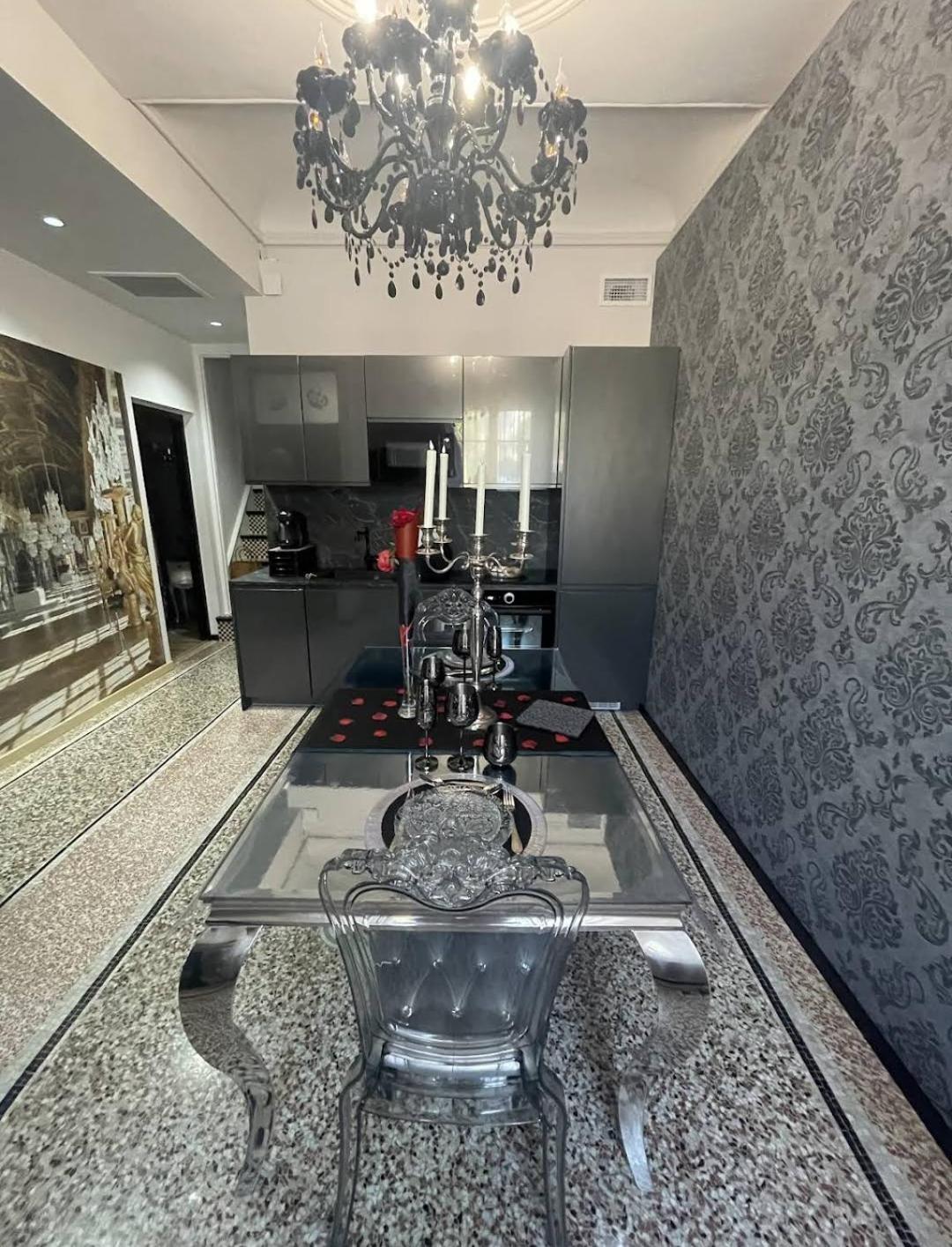 Nuit Romantique - Jacuzzi - Beziers - Romance Royale Exteriör bild
