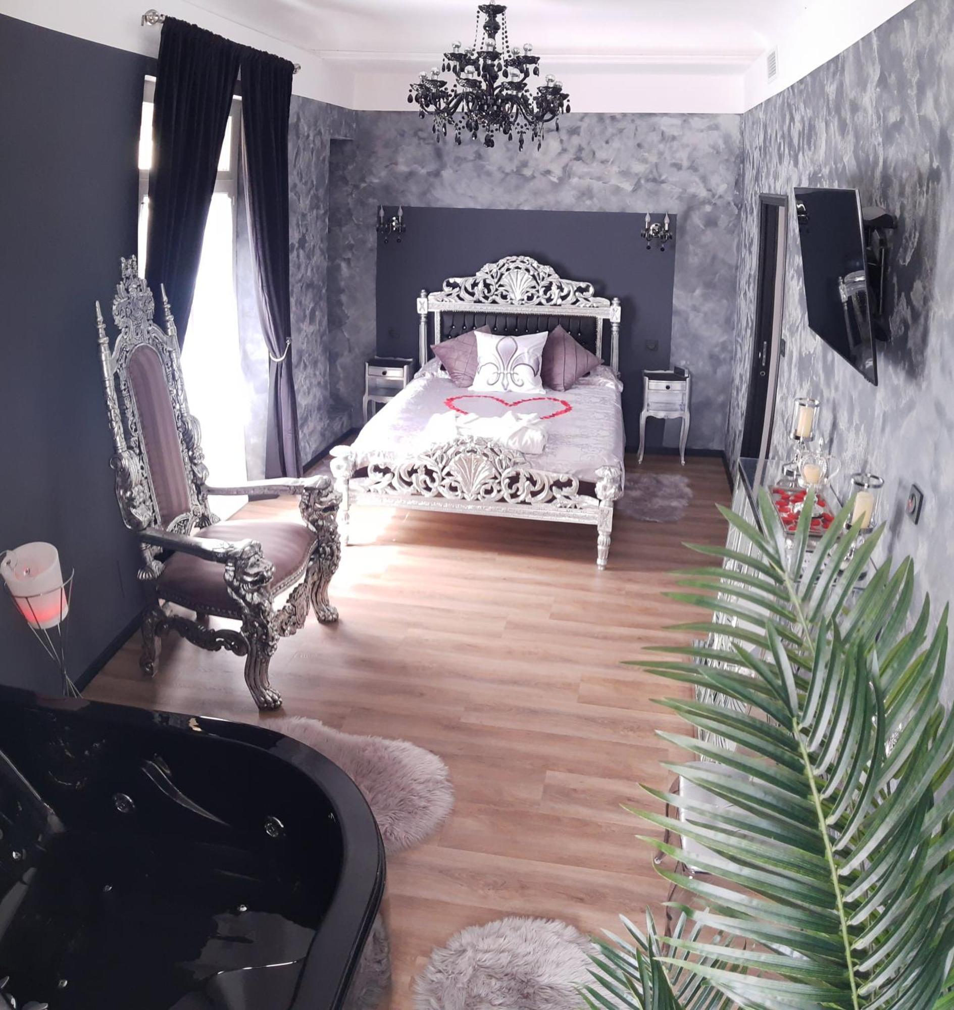 Nuit Romantique - Jacuzzi - Beziers - Romance Royale Exteriör bild